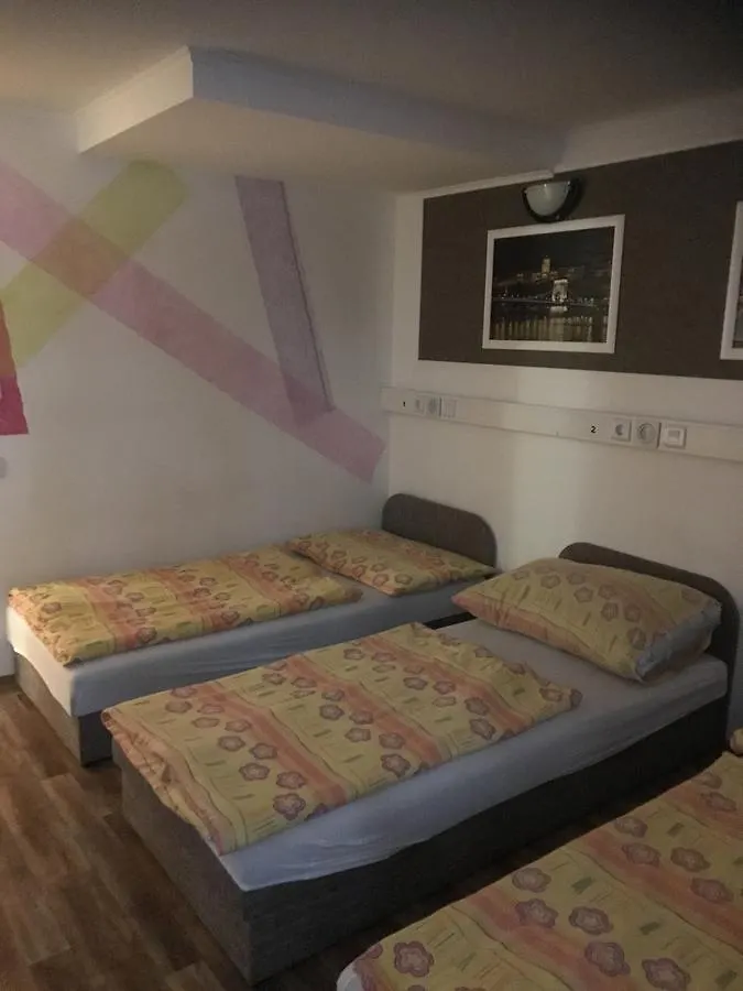 Opera Hostel Budapest